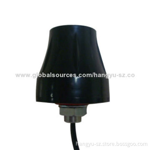 GPS and GSM Combined Antenna with <1.5dB Noise Coefficient and 4.5dBi Gain